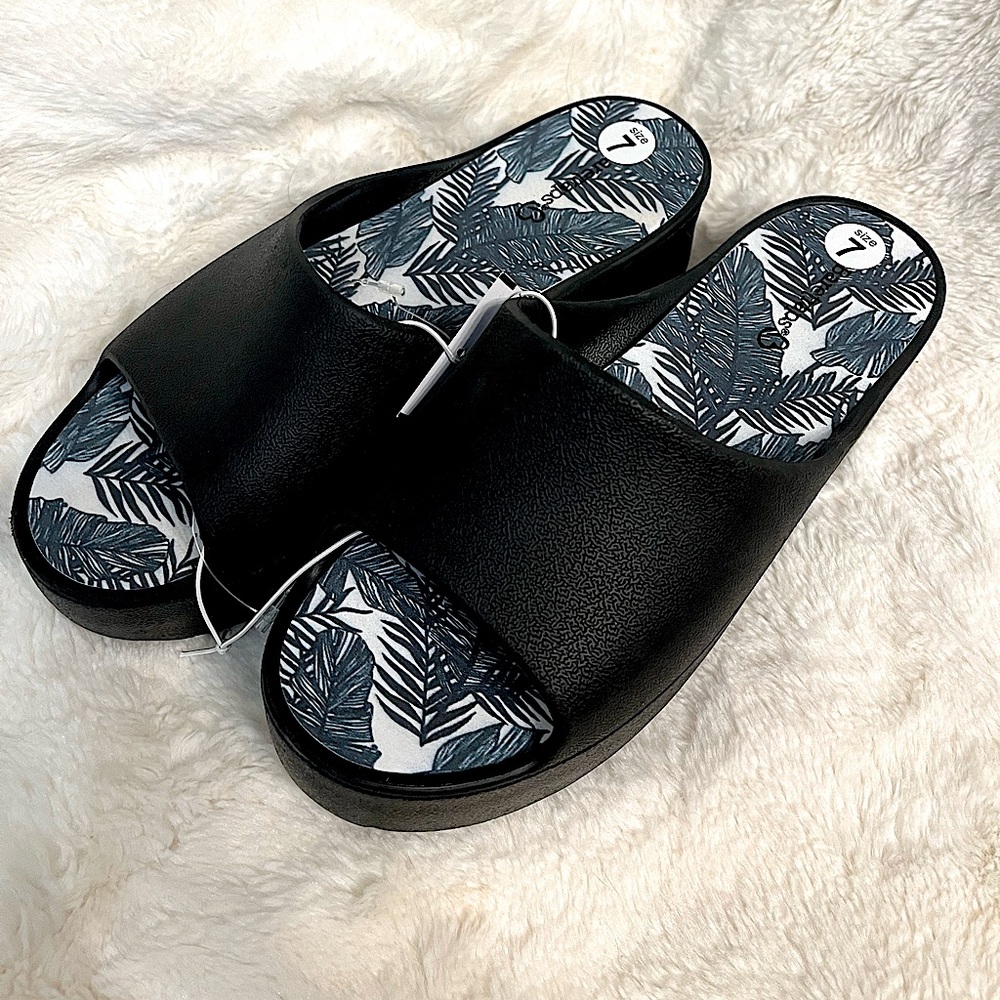 Parvati Platform Sandal- BareTraps